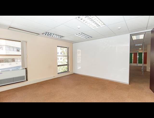 3,813M² OFFICE FOR SALE IN FERNDALE